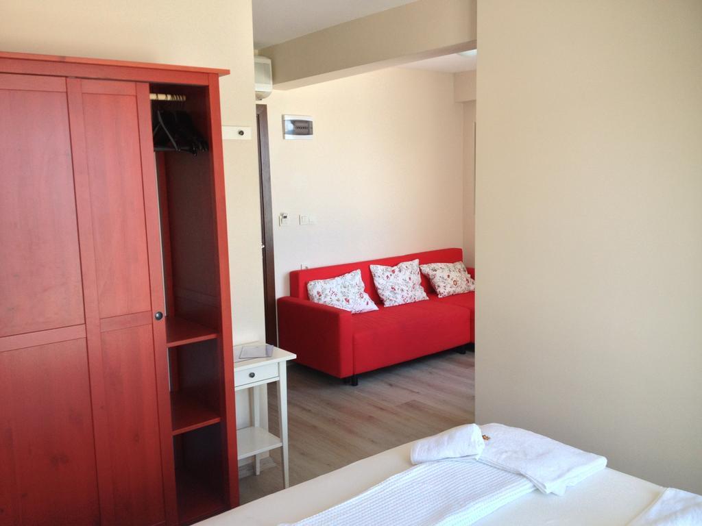Nemrut Bay Otel Yenifoca Δωμάτιο φωτογραφία