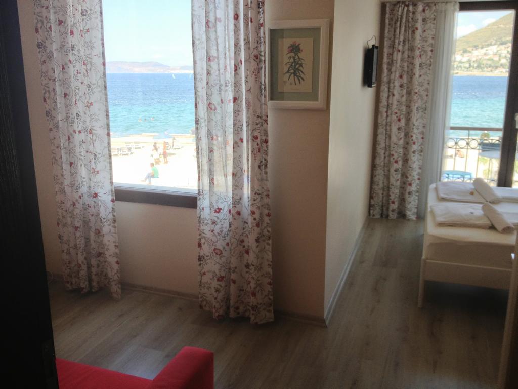 Nemrut Bay Otel Yenifoca Δωμάτιο φωτογραφία